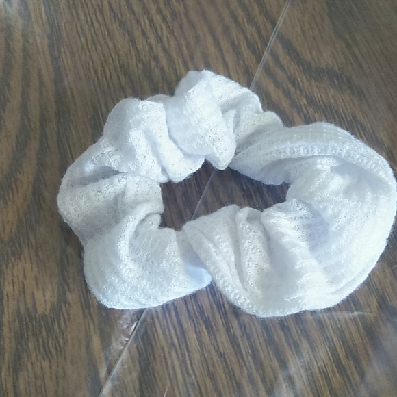 Black and White stitched scrunchies - Picture 3 of 3